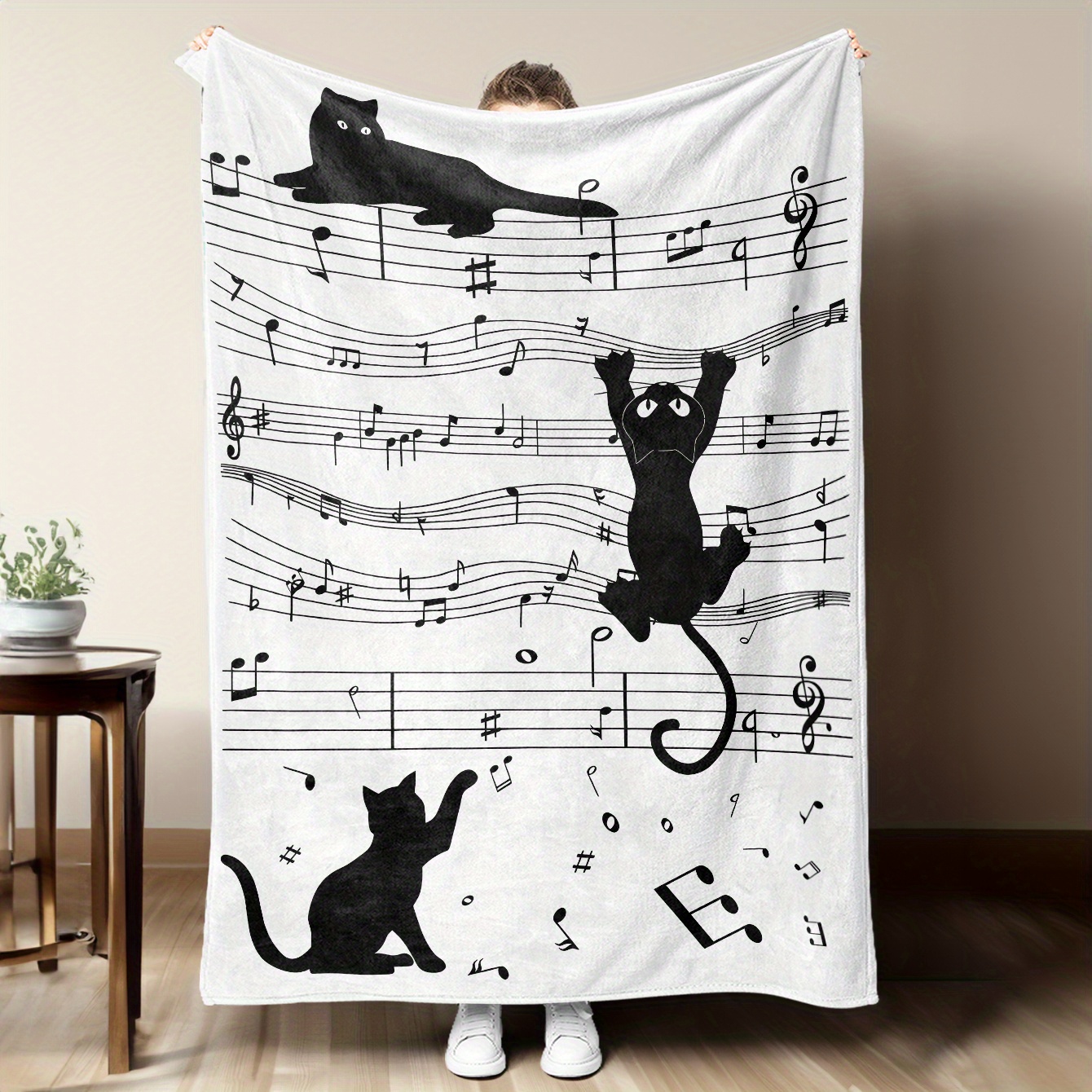 Black and white cat silhouette - مراجعة Home Textiles Notes وسعره