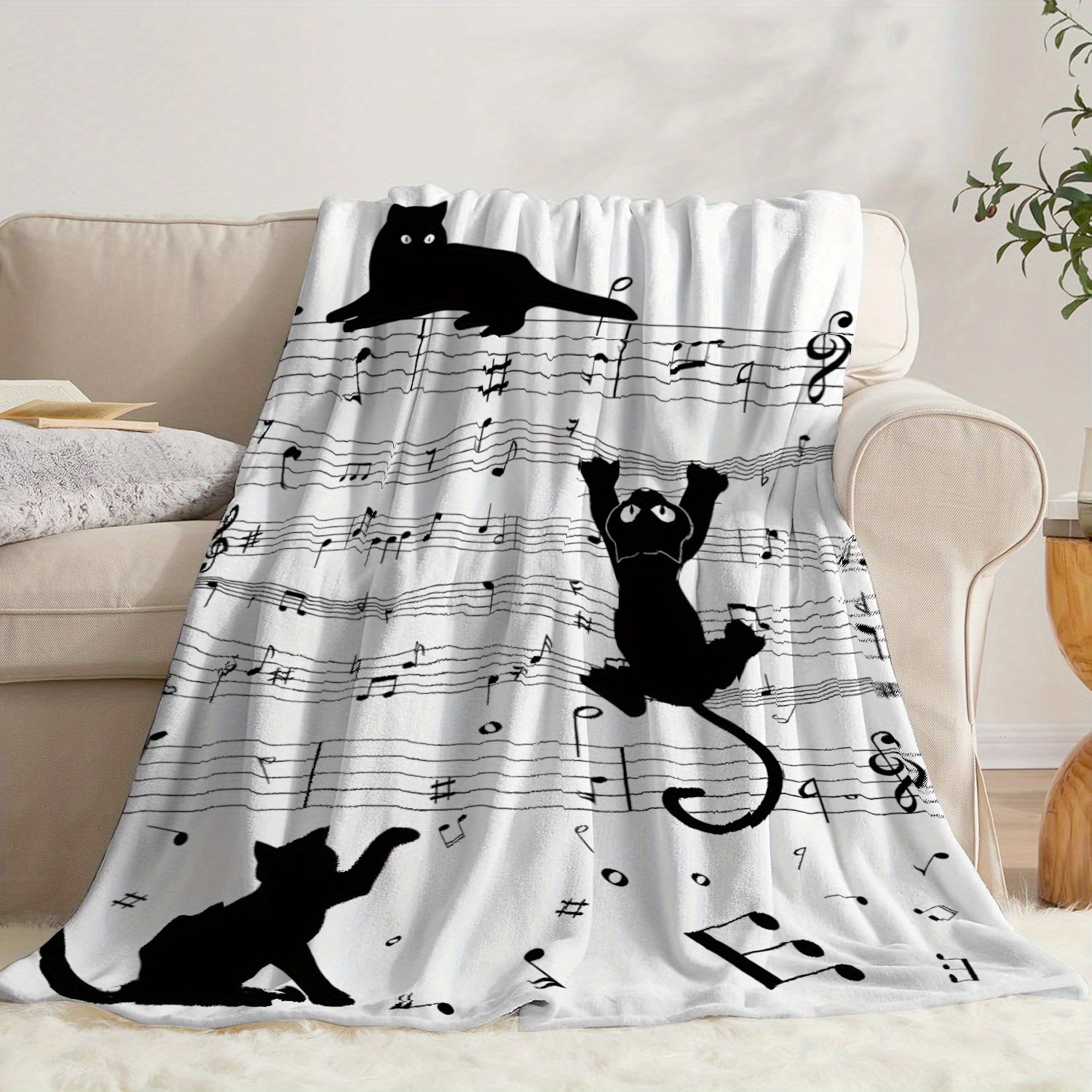 Black and white cat silhouette - مراجعة Home Textiles Notes وسعره